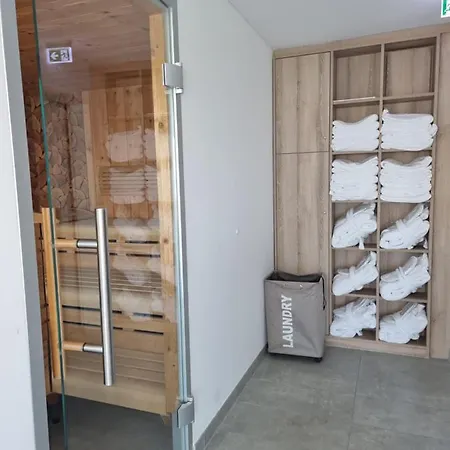 Grimm's Potsdamer Platz 3*