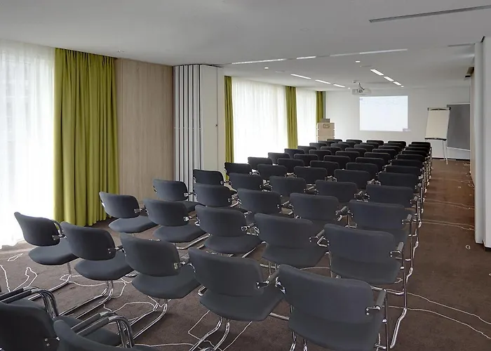 Grimm's Potsdamer Platz Hotel 3*