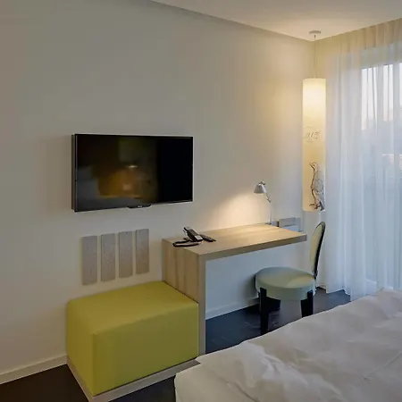 Grimm's Potsdamer Platz Hotel 3*