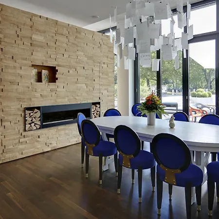 Grimm's Potsdamer Platz Hotel